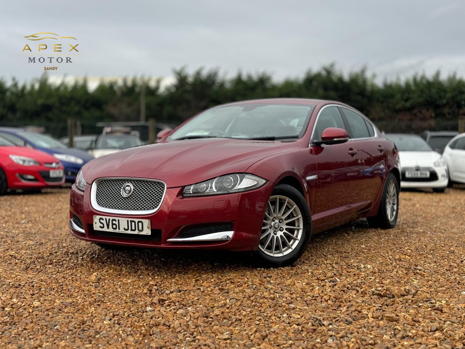 Red 2011 Jaguar XF Saloon Rear-wheel drive Automatic